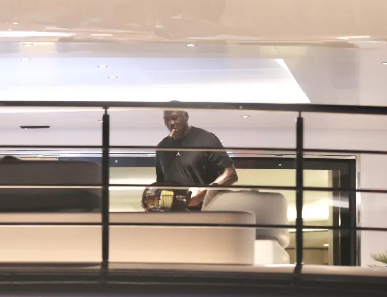 Slavni ko&scaron;arka&scaron; Michael Jordan do&scaron;ao u Split: Pogledajte kako izgleda jahta na kojoj boravi