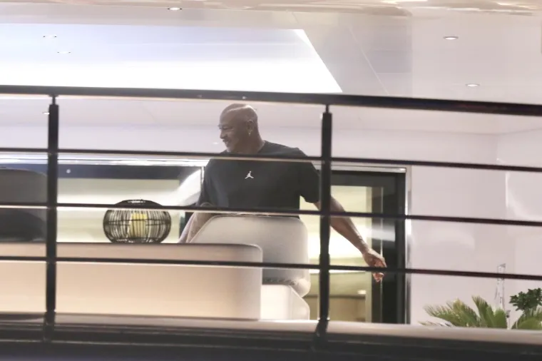 Slavni ko&scaron;arka&scaron; Michael Jordan do&scaron;ao u Split: Pogledajte kako izgleda jahta na kojoj boravi