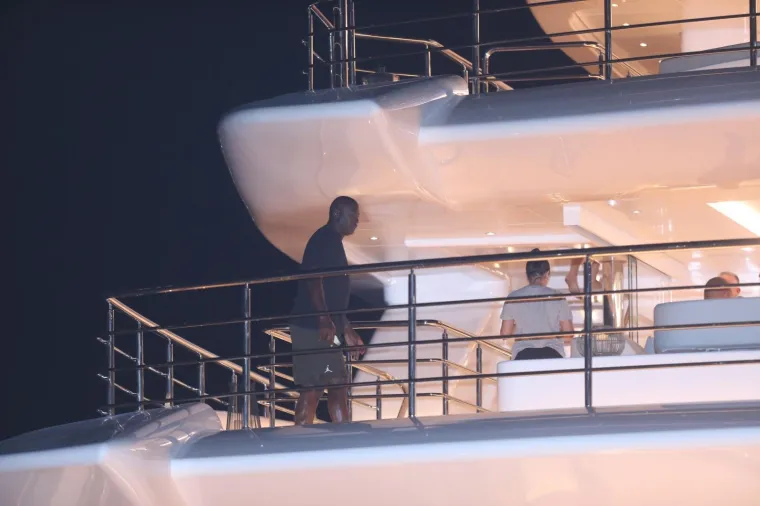 Slavni ko&scaron;arka&scaron; Michael Jordan do&scaron;ao u Split: Pogledajte kako izgleda jahta na kojoj boravi