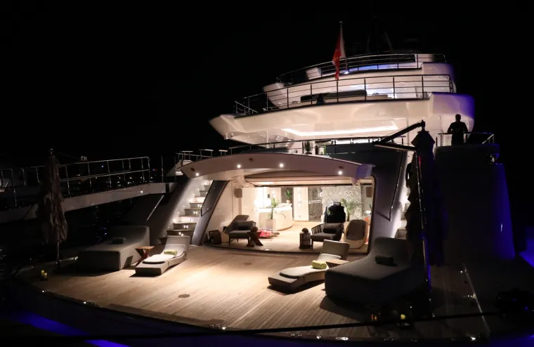 Slavni ko&scaron;arka&scaron; Michael Jordan do&scaron;ao u Split: Pogledajte kako izgleda jahta na kojoj boravi