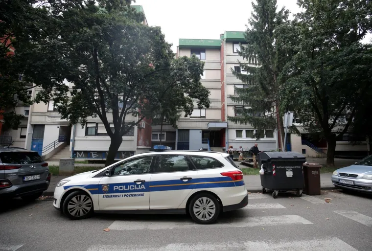 Mrtav mu&scaron;karac pronađen u stanu u Novom Zagrebu: Na tijelu ima vidljive ozljede. Policija privela 25-godi&scaron;njaka
