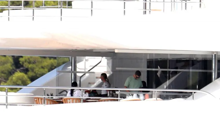 Michael Jordan ostao na jahti u Skradinu, a supruga s prijateljima obi&scaron;la NP Krka