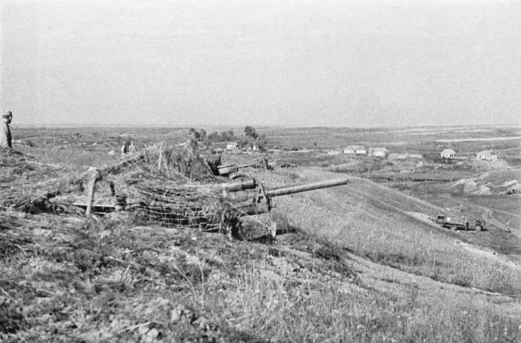 Napad je krenuo istovremenim udarom sa sjevera pod zapovjedni&scaron;tvom Modela (Grupa armija Centar) i juga pod zapovjedni&scaron;tvom von Mansteina (Grupa armija Jug). Sjeverni je udar napredovao vrlo slabo, ali je na jugu uspje&scaron;no probijena sovjetska obrana.