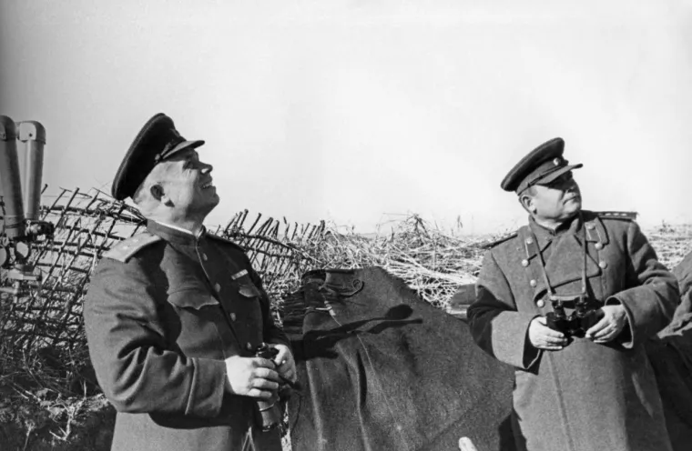 Nijemci su imali oko 60.000 poginulih i oko 150.000 ranjenih vojnika. Stvarni ruski gubitci objelodanjeni su tek 1991. godine i iznosili su oko 80.000 poginulih, uz velik broj ranjenih i nestalih.