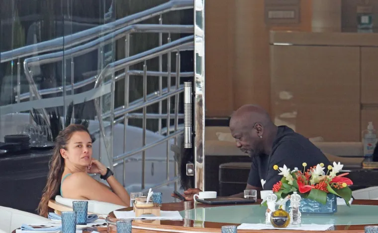 Yvette Prieto i Michael Jordan 