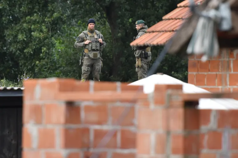 Policija osigurava područje krvavog sukoba u kojem je ubijena žena i ranjeno vi&scaron;e osoba