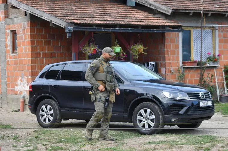 Policija osigurava područje krvavog sukoba u kojem je ubijena žena i ranjeno vi&scaron;e osoba