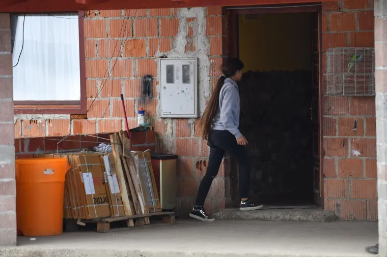 Policija osigurava područje krvavog sukoba u kojem je ubijena žena i ranjeno vi&scaron;e osoba