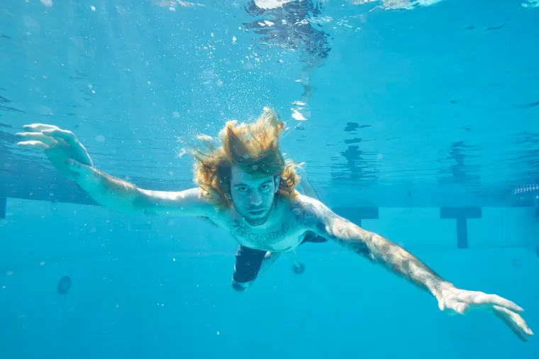 Krasio je kultni album Nirvane prije 30 godina, a sada ih tuži za - dječju pornografiju! 'Nisu mi prekrili genitalije...'