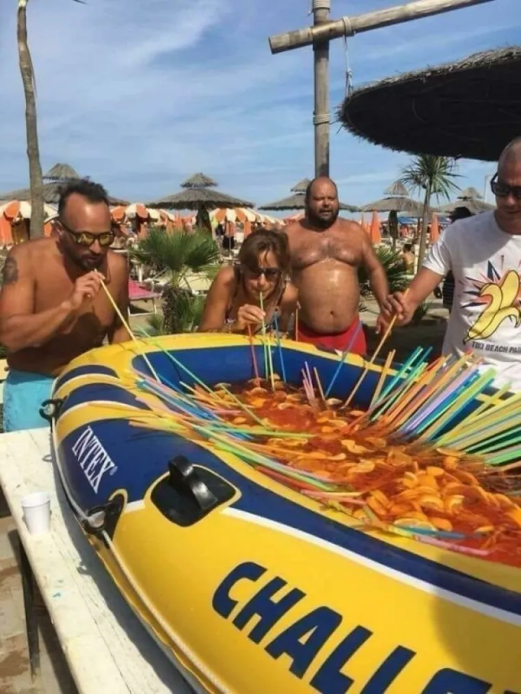 Jedu i piju iz tenisica, pepeljara, kante za smeće...:  Ali, čak ni to nije najodvratnije što ćete ovdje vidjeti
