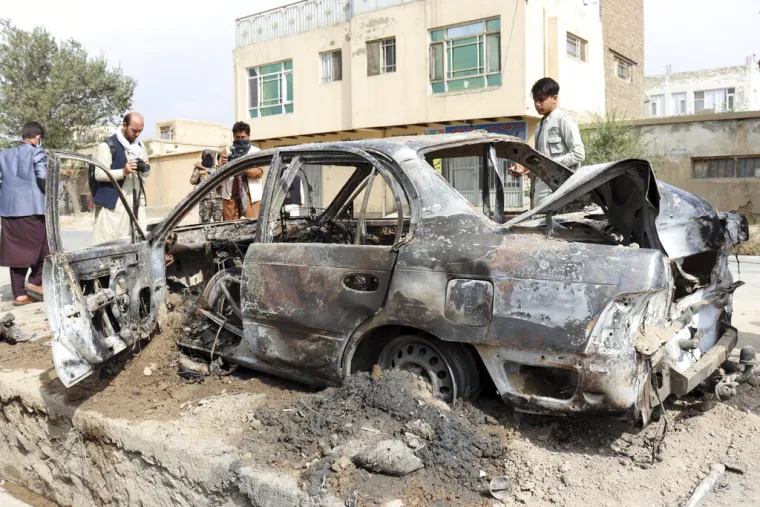Novi napad na zračnu luku u Kabulu: Cijevi za lansiranje raketa pronađene su u uni&scaron;tenom vozilu u Kabulu