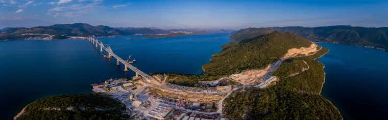 Radi se punom parom: Pogledajte na fotografijama iz zraka kako danas izgleda Pelje&scaron;ki most