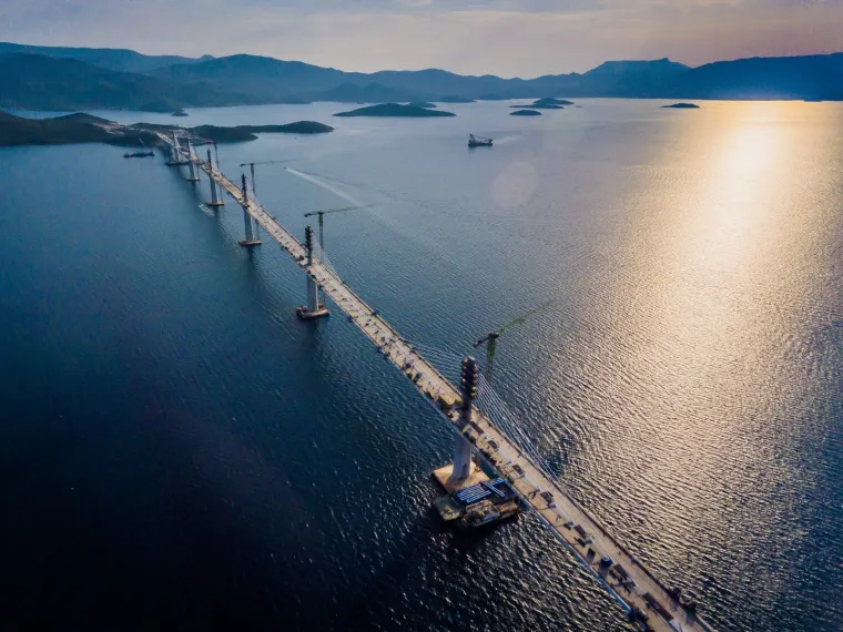 Radi se punom parom: Pogledajte na fotografijama iz zraka kako danas izgleda Pelje&scaron;ki most