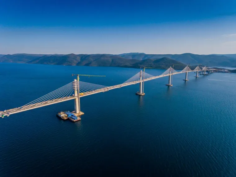 Nove fantastične fotografije hrvatskog ponosa: Pogledajte kako Pelje&scaron;ki most sada izgleda iz zraka!