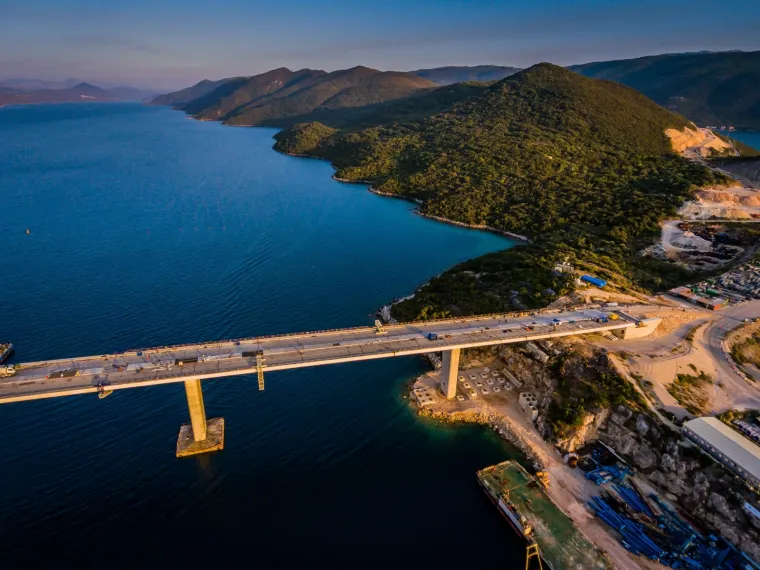 Nove fantastične fotografije hrvatskog ponosa: Pogledajte kako Pelje&scaron;ki most sada izgleda iz zraka!