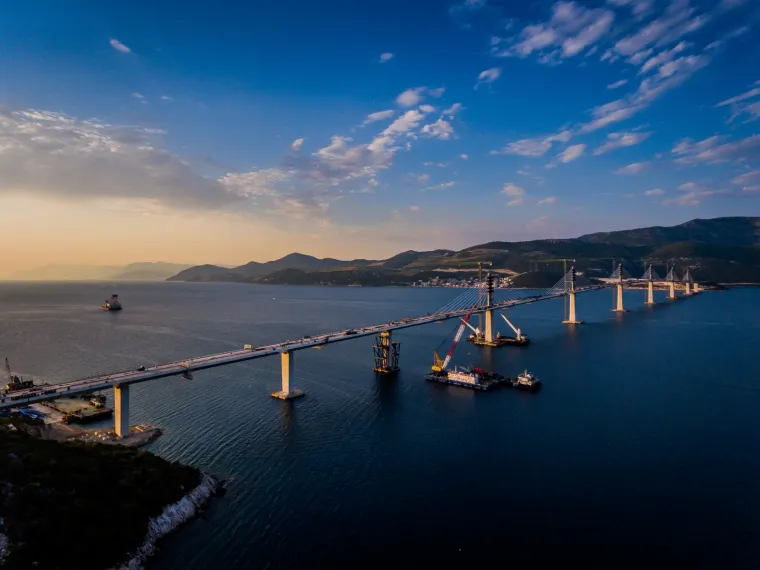 Nove fantastične fotografije hrvatskog ponosa: Pogledajte kako Pelje&scaron;ki most sada izgleda iz zraka!