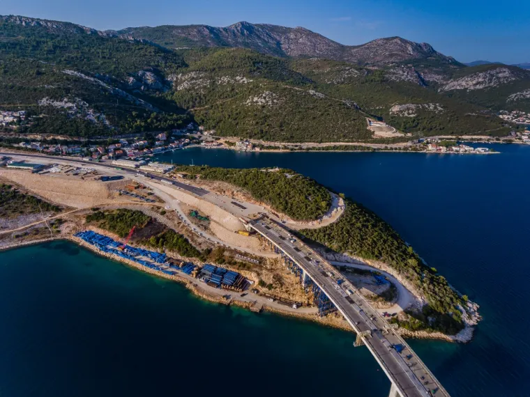 Nove fantastične fotografije hrvatskog ponosa: Pogledajte kako Pelje&scaron;ki most sada izgleda iz zraka!