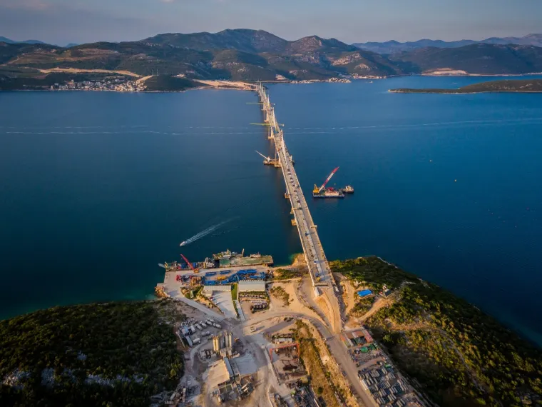 Nove fantastične fotografije hrvatskog ponosa: Pogledajte kako Pelje&scaron;ki most sada izgleda iz zraka!