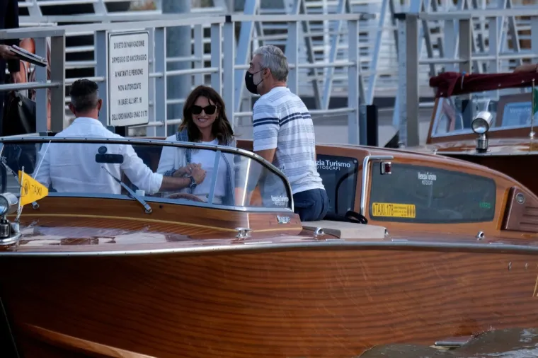 Penelope Cruz stigla u Veneciju i odmah navukla paparazze na vrat: Kako i ne bi, pogledajte što je obukla!