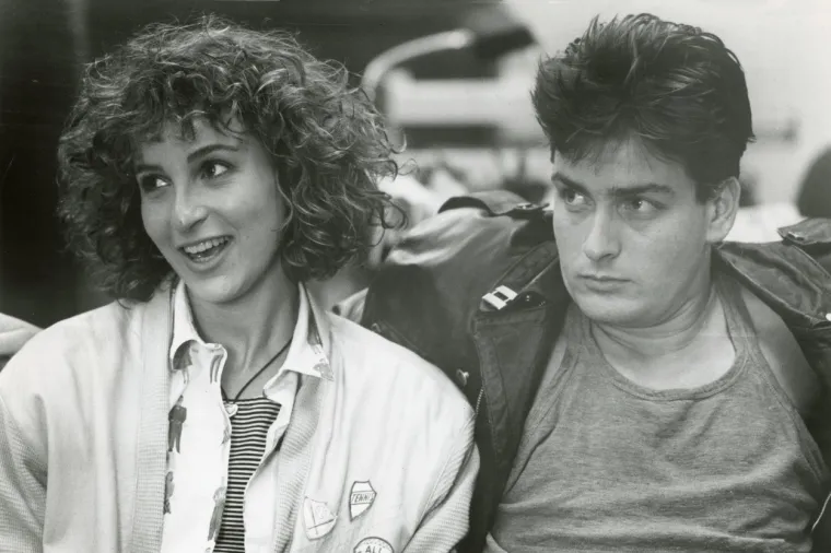Charlie Sheen slavi rođendan, a prošao je sve i svašta: Dobio sidu, a vlastitoj ženi je na večeru doveo prostitutku
