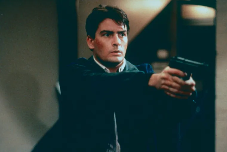 Charlie Sheen slavi rođendan, a prošao je sve i svašta: Dobio sidu, a vlastitoj ženi je na večeru doveo prostitutku