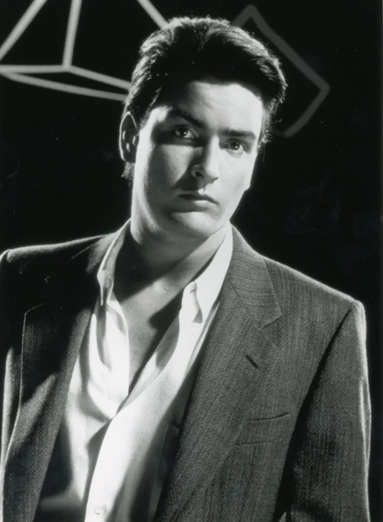 Charlie Sheen slavi rođendan, a prošao je sve i svašta: Dobio sidu, a vlastitoj ženi je na večeru doveo prostitutku