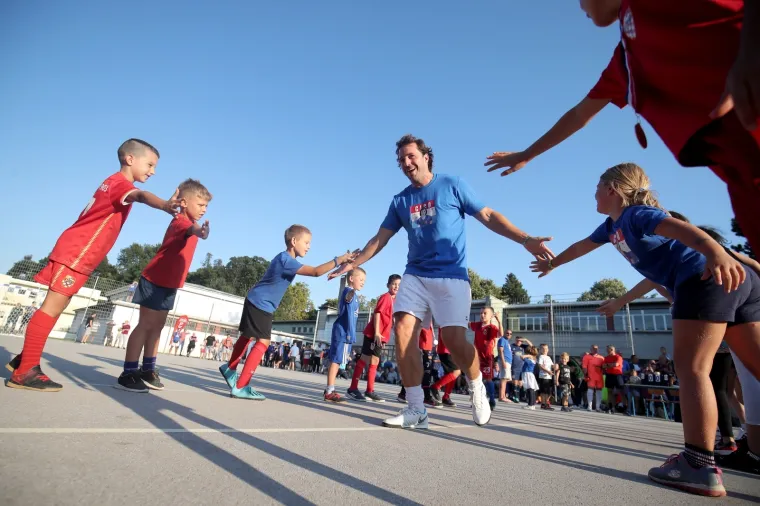 Niko, Mlinka, Čavka, &Scaron;trok, Karić, Vabec i ostale legende Dinama odigrali tekmu: Boysi s Pe&scaron;čenice odu&scaron;evili ovog vikenda