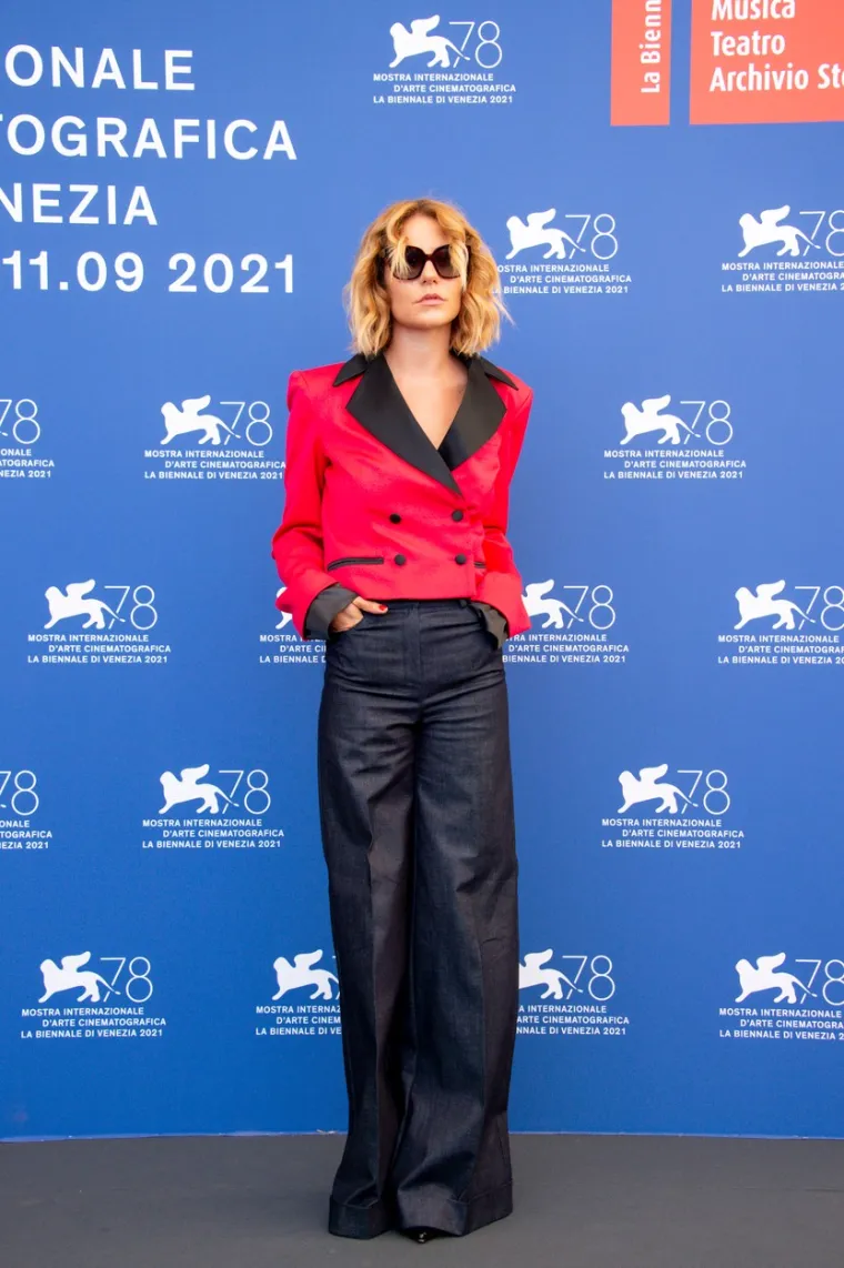 Talijanski Vogue je look hrvatske glumice u Veneciji uvrstio među najbolja izdanja na crvenom tepihu