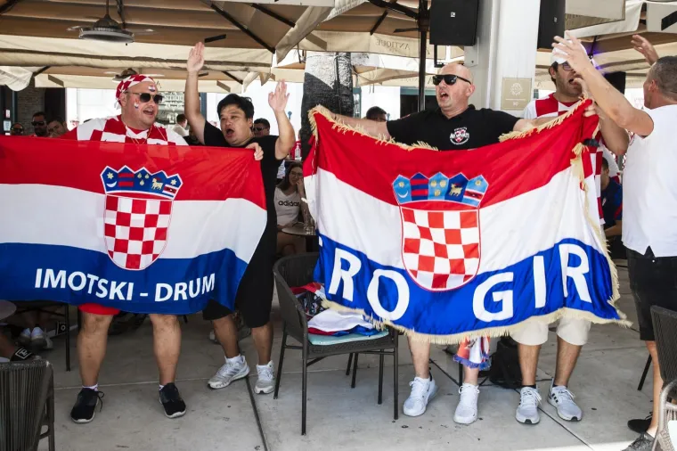 U Splitu se već na ulicama zahuktalo pred utakmicu, osjetite da&scaron;ak atmosfere