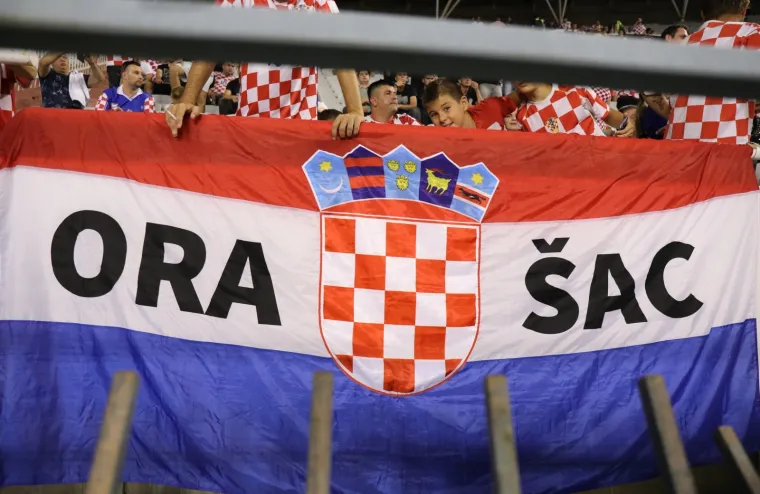 Hrvatski navijači stigli iz svih krajeva Lijepe na&scaron;e, ali i &scaron;ire, pogledajte atmosferu kakva dugo nije viđena