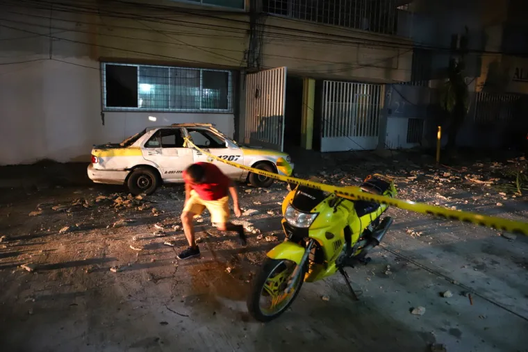 Potres magnitude 7,0 pogodio Meksiko! Ljudi su u panici trčali van