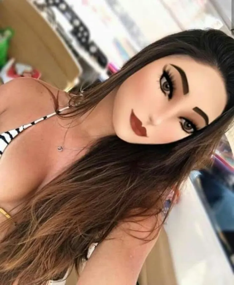 Susramlje na kvadrat: Jedno je suptilno naglasiti obline, ali one su definitivno otišle predaleko