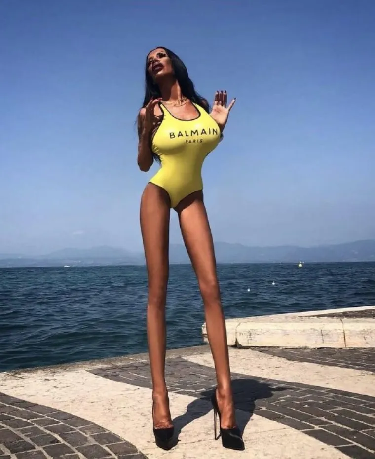 Susramlje na kvadrat: Jedno je suptilno naglasiti obline, ali one su definitivno oti&scaron;le predaleko