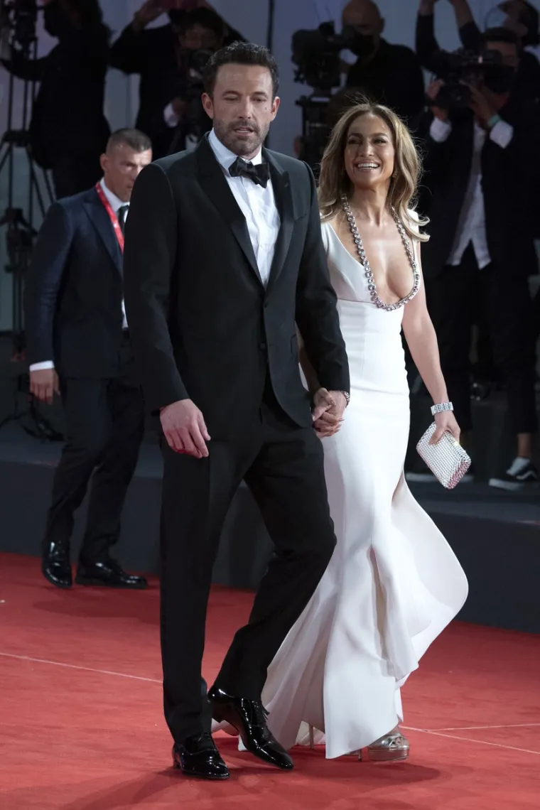 Napravili su senzaciju: Jennifer Lopez i Ben Affleck ljubili se i mazili ispred svih