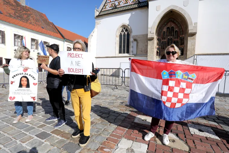 Na Markovom trgu održan prosvjed pod nazivom &Scaron;um u eteru protiv mjera Kriznog stožera