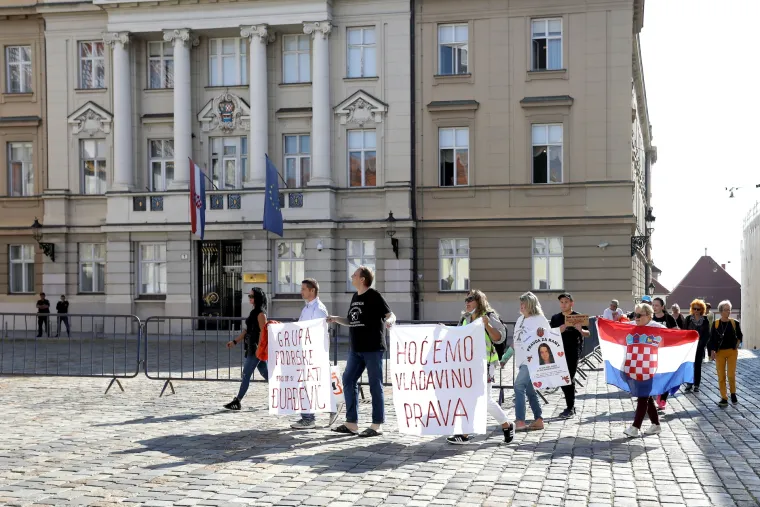Na Markovom trgu održan prosvjed pod nazivom &Scaron;um u eteru protiv mjera Kriznog stožera
