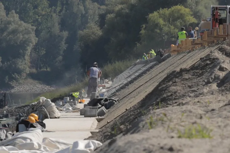 Spaja se osječki gornji i donji grad: Na veliko se gradi i uređenju &scaron;etnica na desnoj obali Drave
