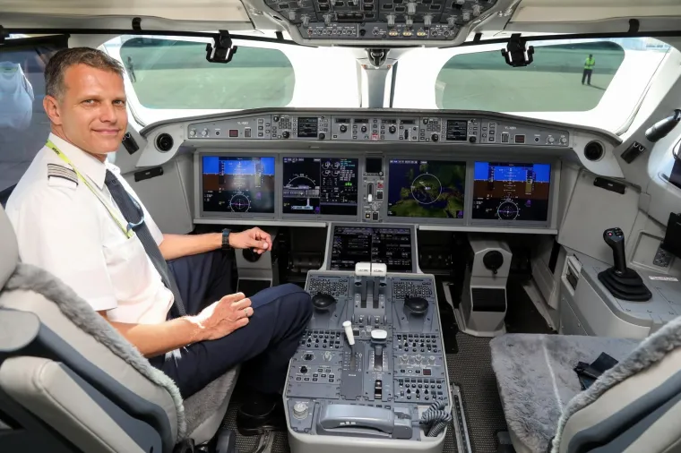 Zrakoplovna kompanija Airbus održala je prezentaciju zrakoplova tipa A220