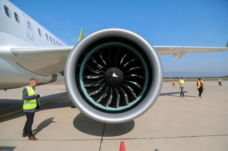Zrakoplovna kompanija Airbus održala je prezentaciju zrakoplova tipa A220