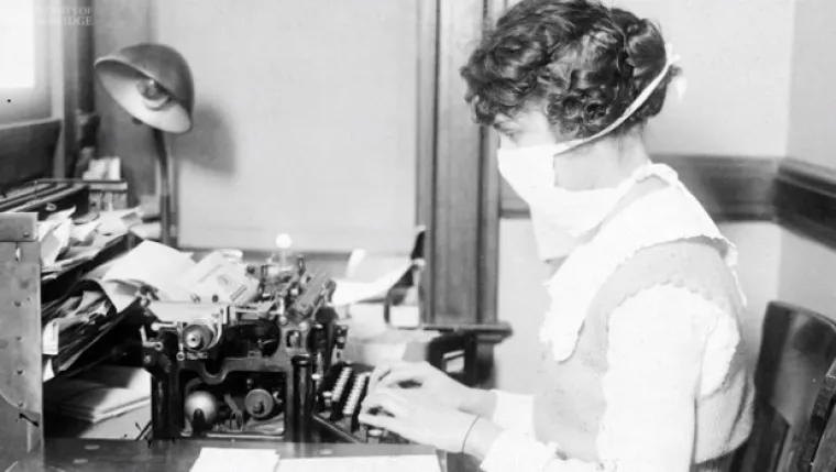 7. Španjolska gripa 1918.: Počela je u ožujku 1918. godine, a trajala je sve do lipnja 1920. godine. Proširila se po cijelom svijetu. Njome se zarazila otprilike trećina stanovnika svijeta (između 500 i 600 milijuna), a preminulo je između 50 i 100 milijuna. Španjolska gripa smatra se jednom od najvećih katastrofa u povijesti čovječanstva i može se mjeriti s epidemijom kuge u 16. stoljeću. Još uvijek nije jasno od kud je krenula, ali prvi slučajevi zabilježeni su u Španjolskoj. Najčešće su stardavale osobe između 20 i 40 godina starosti što je za gripu bilo vrlo neobično.