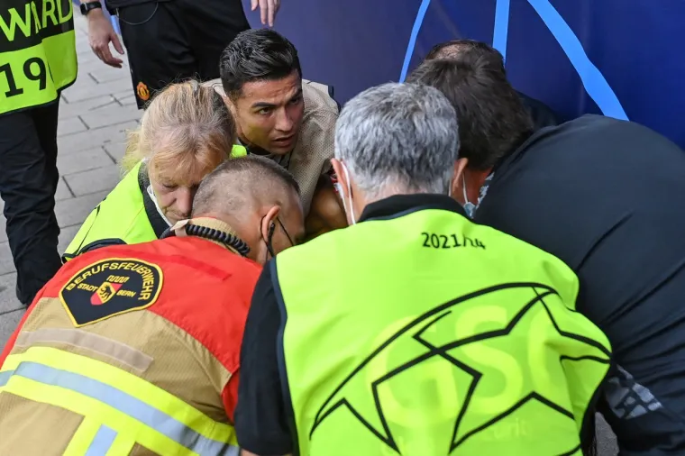Cristiano uoči utakmice Lige prvaka izazvao bizarnu nesreću. Zaštitar je 'popio' nokaut od Ronalda