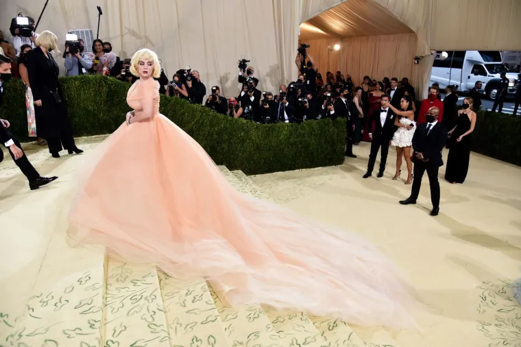 Slavna pjevačica neodoljivo podsjeća na Marilyn Monroe: Svi su zurili u njene božanstvene obline