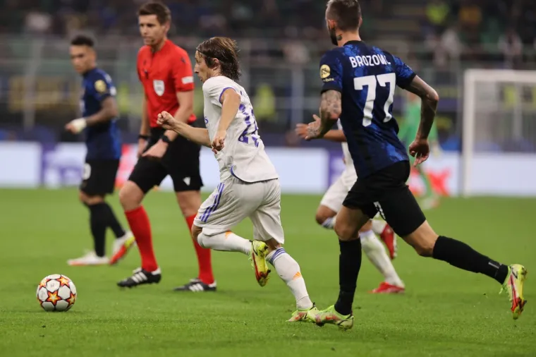 Jeste li primijetili &scaron;to su navijači Intera napravili u trenutku kad je Modrić izlazio iz igre?