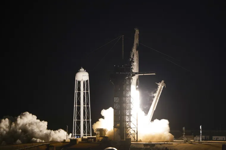 SpaceX odletio u svemir s prvom potpuno civilnom posadom