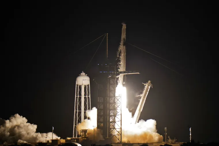 SpaceX odletio u svemir s prvom potpuno civilnom posadom
