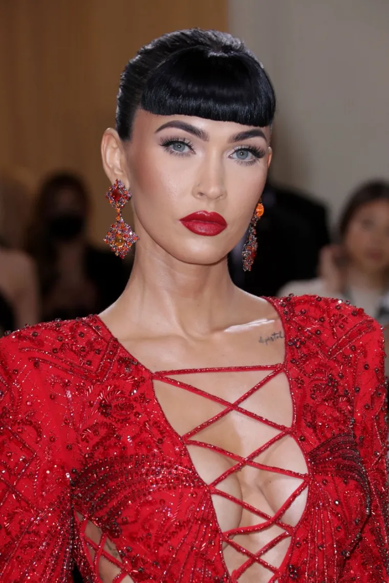 Sve se više priča o 'plastičnoj' Megan Fox: Ona tvrdi da je prirodna, ali fotke ne znaju lagati. Pogledajte kako se mijenjala