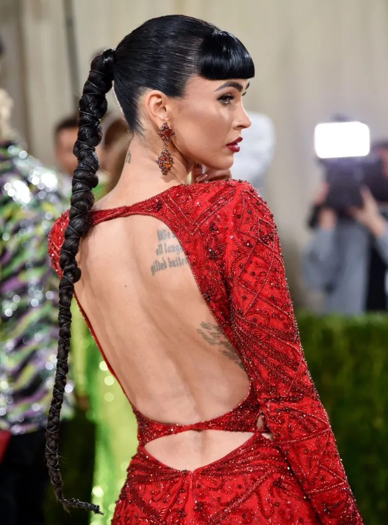 Sve se vi&scaron;e priča o 'plastičnoj' Megan Fox: Ona tvrdi da je prirodna, ali fotke ne znaju lagati. Pogledajte kako se mijenjala