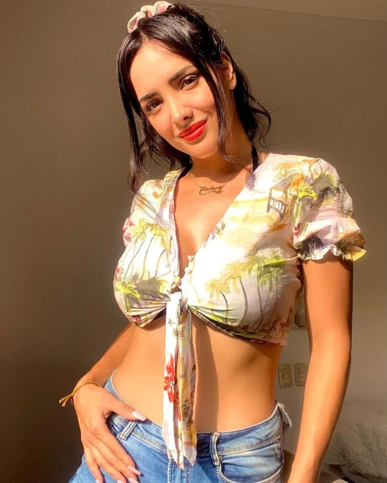 Mi ne nudimo velike riječi, mi nudimo fotografije kao dokaz! U svijet politike uskoro bi mogla ući čudesno lijepa žena