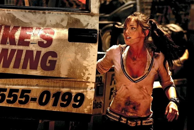 Sve se vi&scaron;e priča o 'plastičnoj' Megan Fox: Ona tvrdi da je prirodna, ali fotke ne znaju lagati. Pogledajte kako se mijenjala