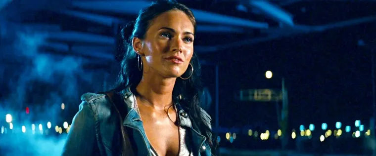 Sve se vi&scaron;e priča o 'plastičnoj' Megan Fox: Ona tvrdi da je prirodna, ali fotke ne znaju lagati. Pogledajte kako se mijenjala